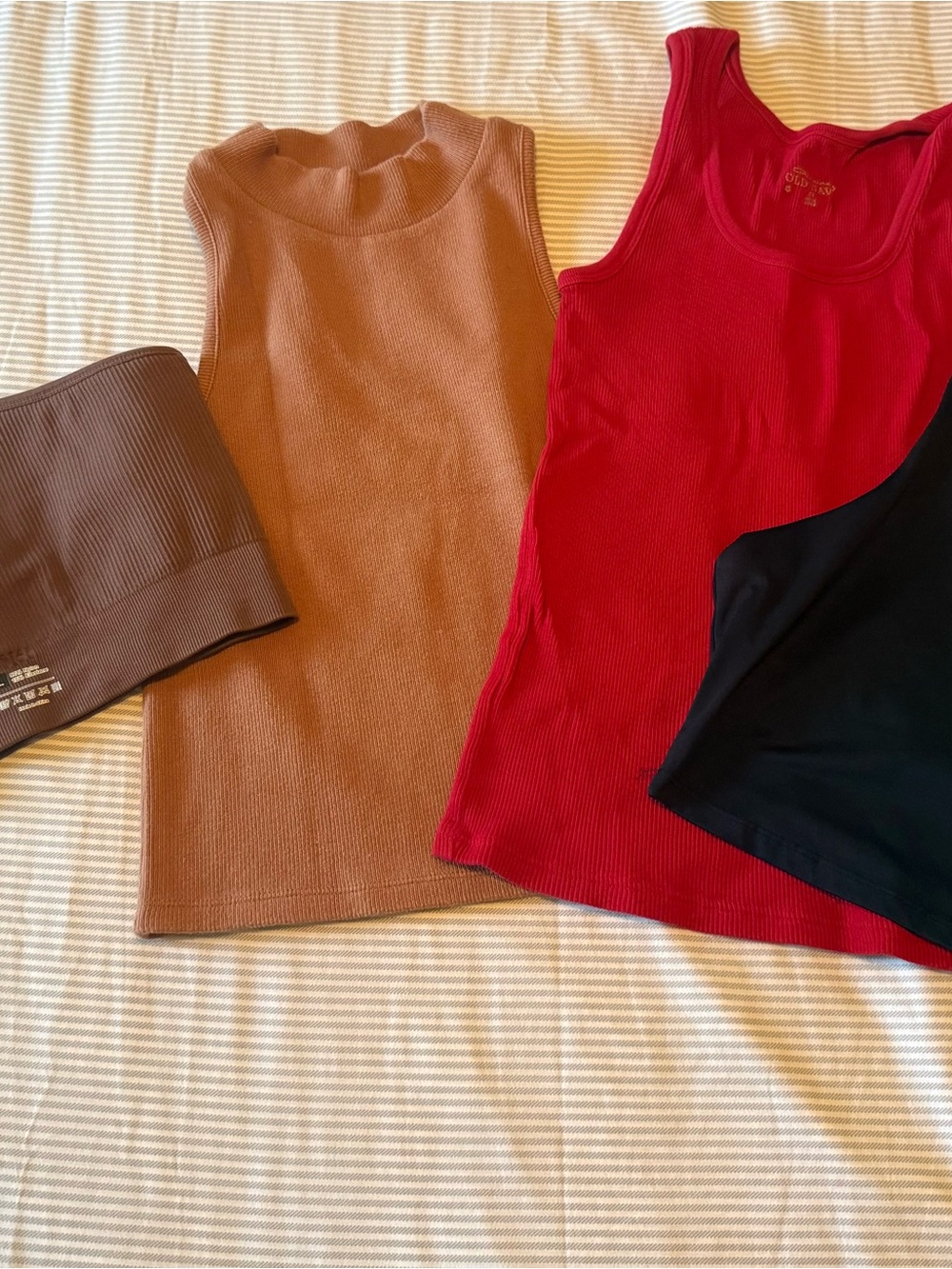 Closet Cleanout! Cute Tank Tops + Bralette Set 💛